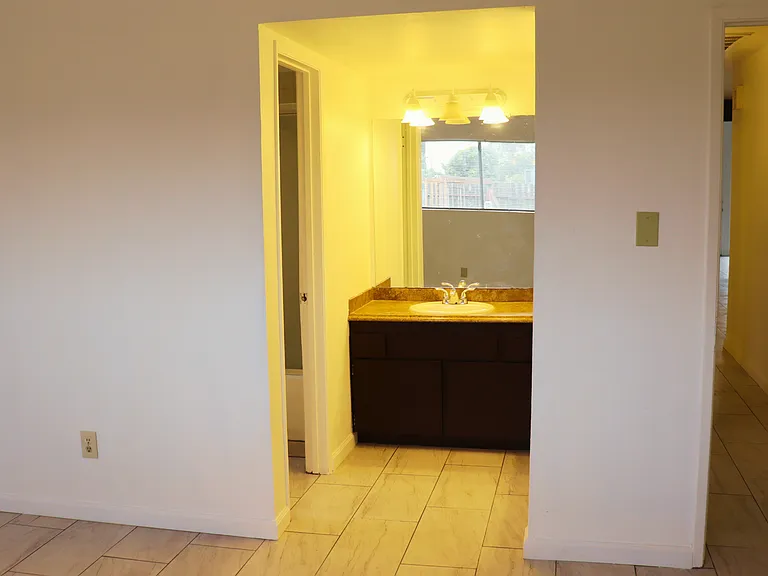 2616 Loch Ness Ct — Photo 15