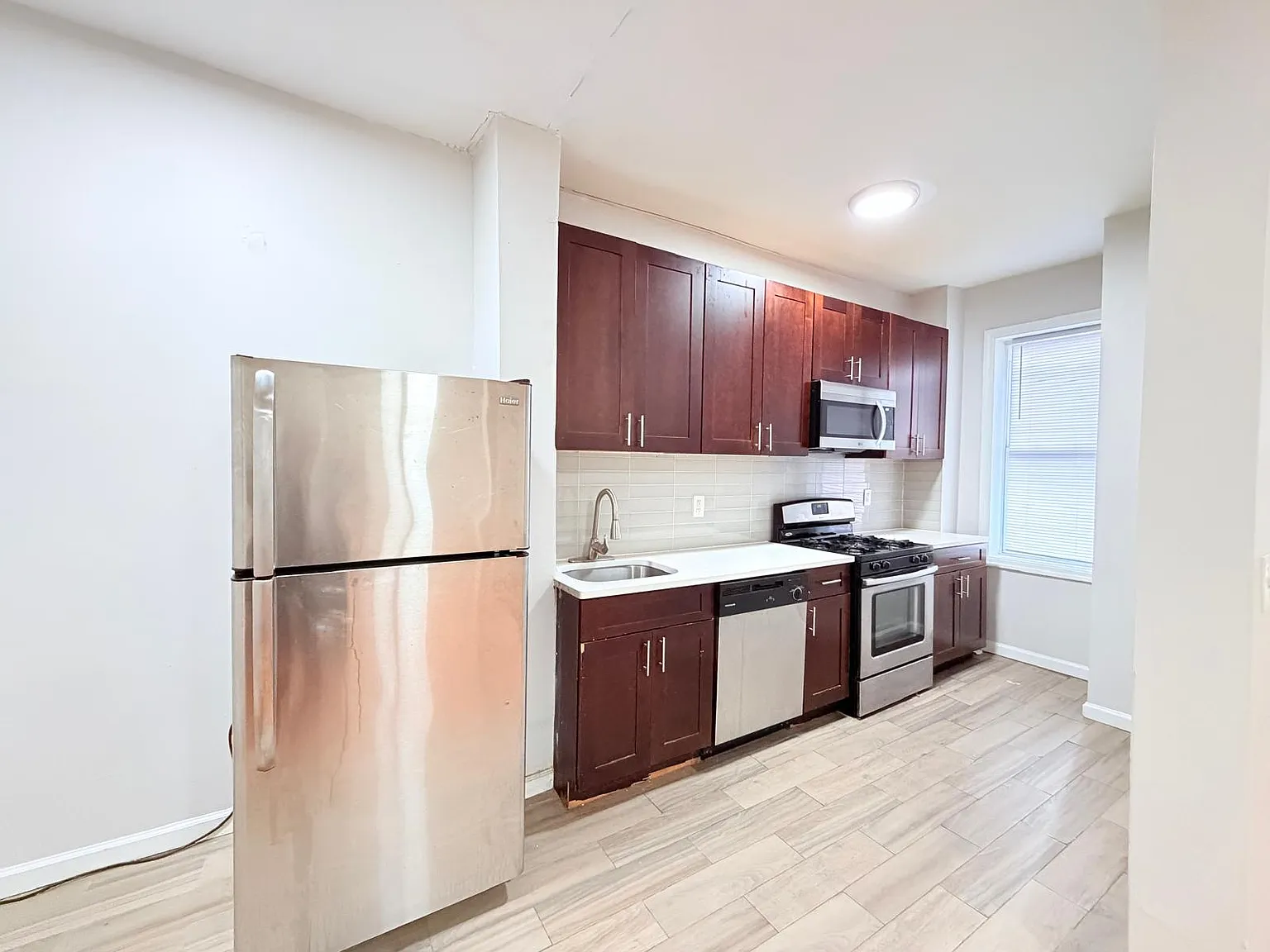 635 Bergen Ave — Photo 1