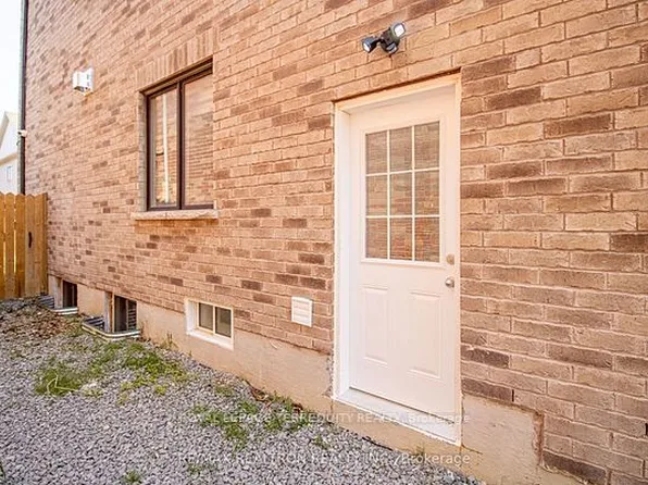 32 Crombie St #Basement, Clarington, ON L1C 0T5