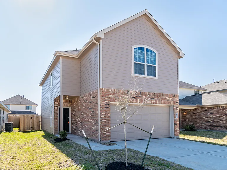 24323 Bella Carolina Ct — Photo 3
