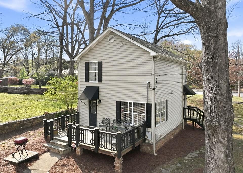1st image of 1326 Park Hill Dr