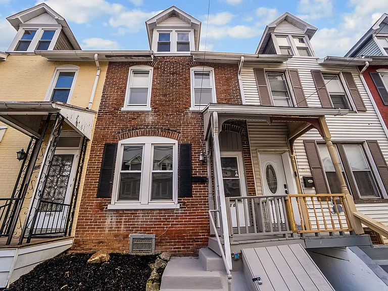 716 W Cedar St — Photo 1