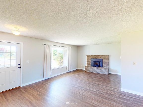 5th image of 105 Sherwood Ln