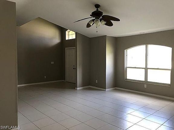 4th image of 210 SE 23rd Ter