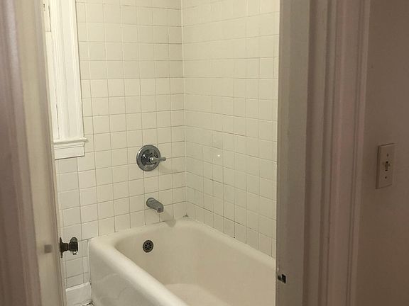 3rd image of 3852 California St APT 2