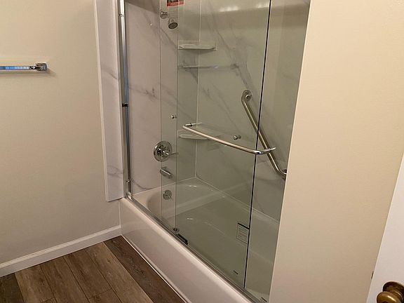 4th image of 333 S Fair Oaks Ave APT 11