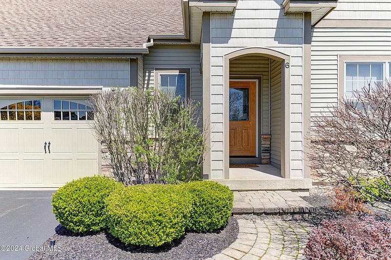 3rd image of 6 Meridian Court