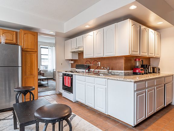 5th image of 682 9th Ave #3A