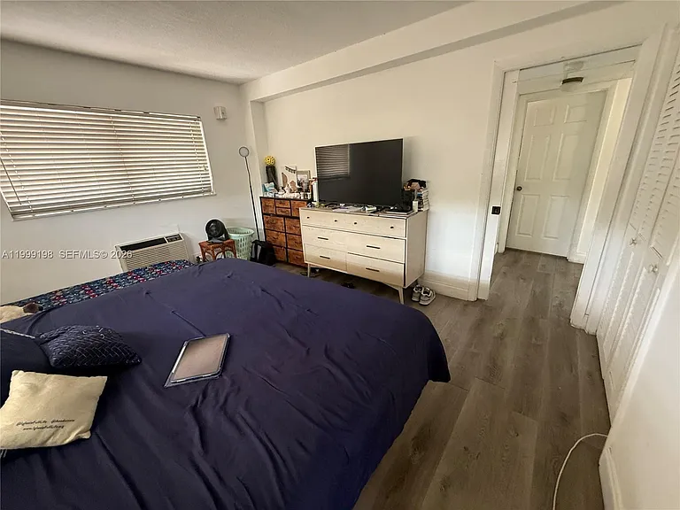 141 NE 10th Ave #17B — Photo 24