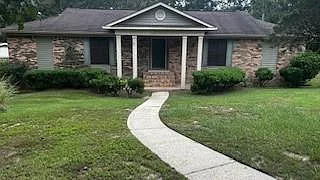 3 bed, 2.0 bath, 1774 sqft, $1,695 — Photo 1