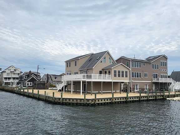 4th image of 225 Norman Court