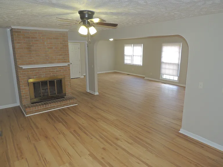 7115 Enfield Dr — Photo 8