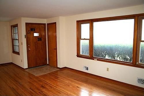 3rd image of 556 Orchard Pl