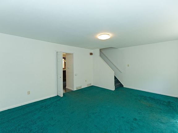 4th image of 108 Mount Hope Dr