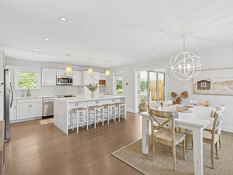 31 Highland Rd — Photo 2