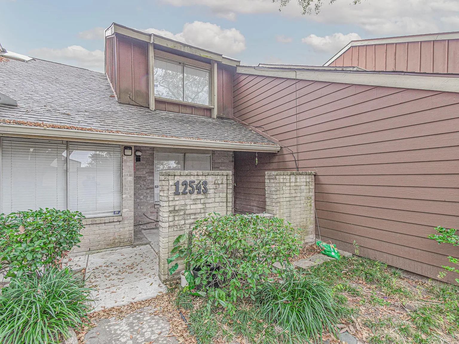 3 bed, 2.5 bath, 1665 sqft, $1,700 — Photo 2