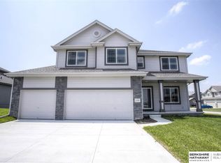 13506 S 46th St, Papillion, NE 68123