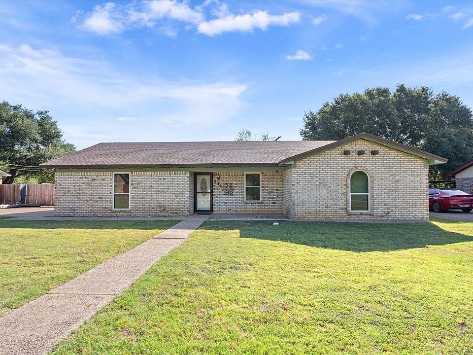 1st image of 332 Bowie Ln