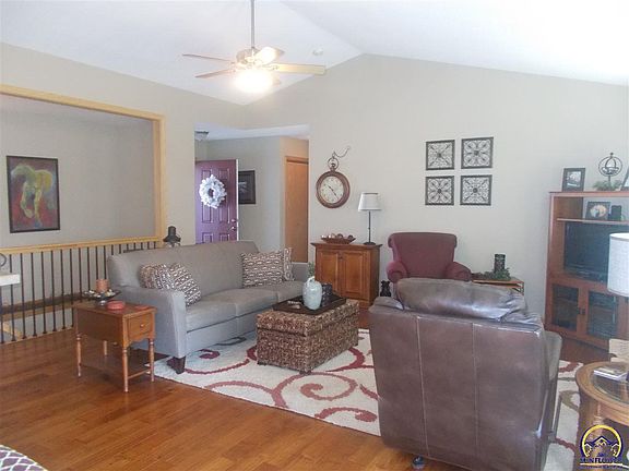 5th image of 3013 S Parkway Ct