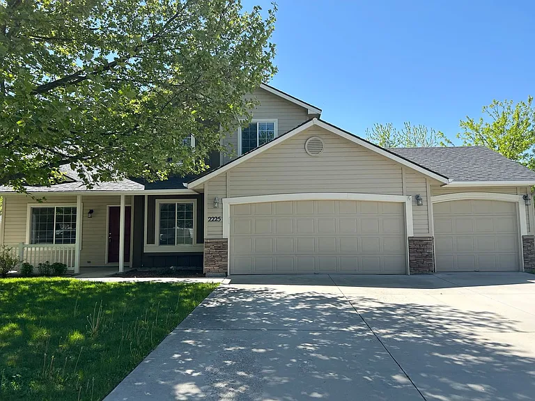 2225 W Steely Ct — Photo 1