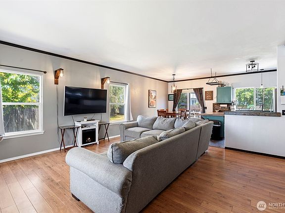 4th image of 501 Belfair Court SW