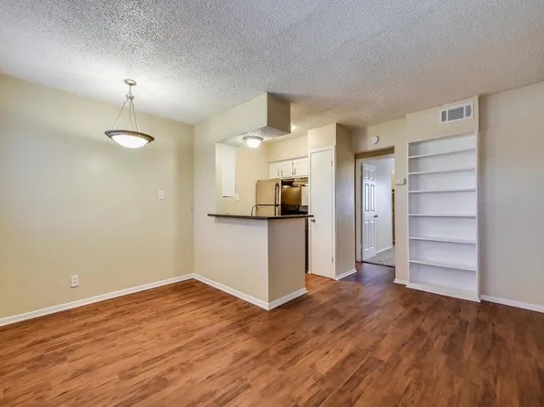 2401 Manor Rd APT 119, Austin, TX 78722