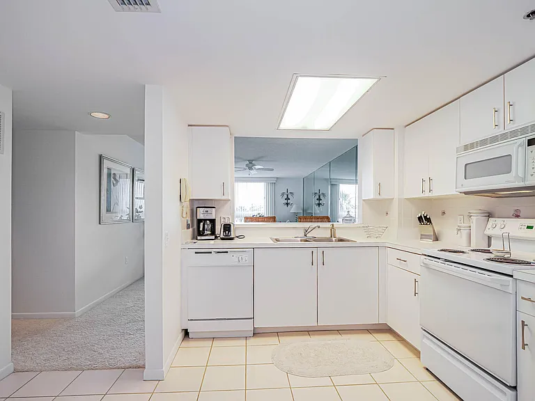 2700 N Highway A1A #307 — Photo 32