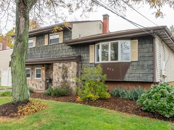 159 Rosewood Ln, Port Reading, NJ 07064