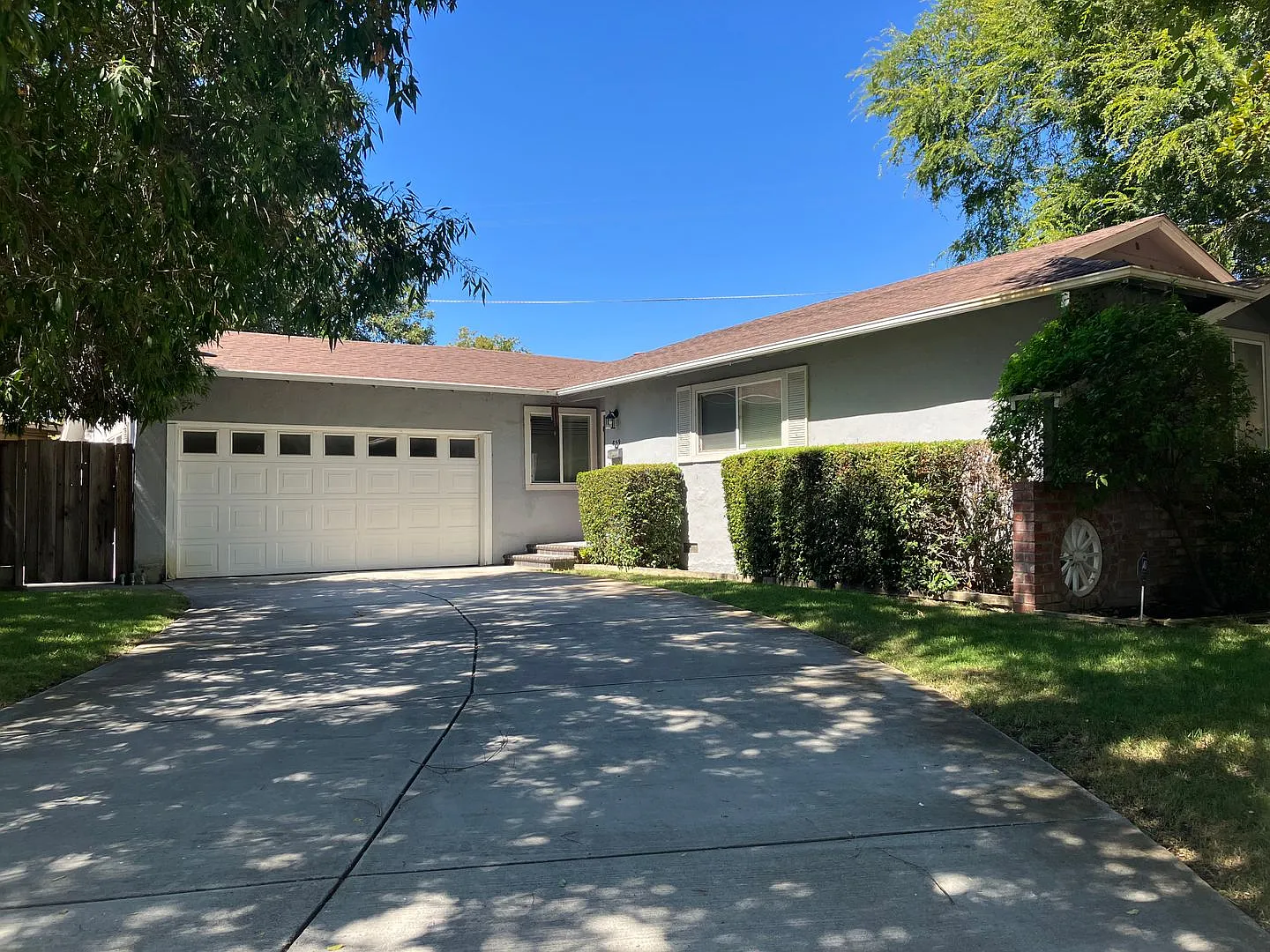 859 Redbird Dr photo 1