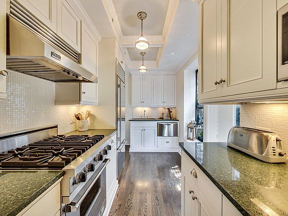 5th image of 1366 N Dearborn Pkwy #3B
