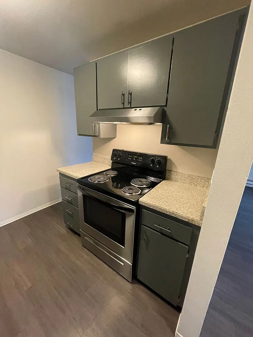 9th Avenue Apartments — Photo 2