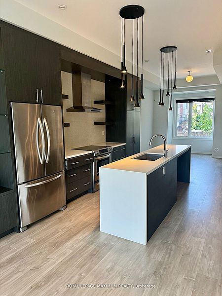 Oakville Townhouse for rent - 3 Bedrooms — photo 4