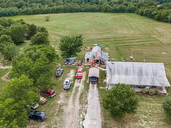 2nd image of 2616 County Road 2134