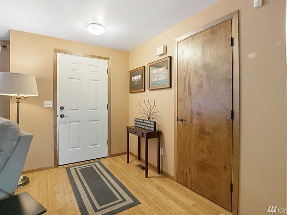 4th image of 7214 Locust Ave E