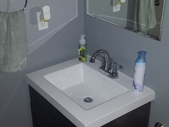 Main Bathroom - New Vanity