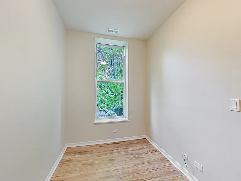 2323 N Cambridge Ave #2 — Photo 12