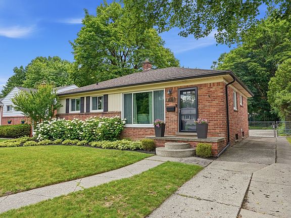 2nd image of 1132 Hickory Ave