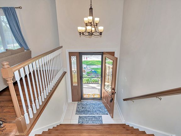 2nd image of 6148 Victoria Dr