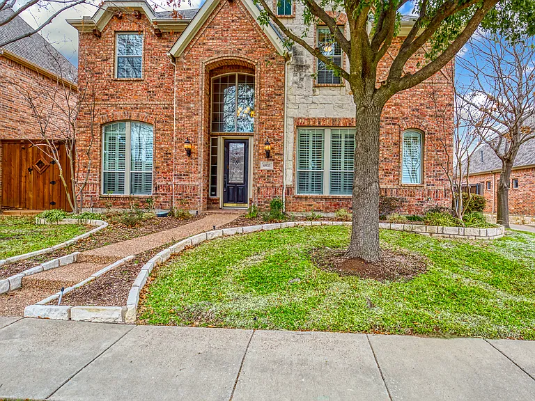 6533 Riveredge Dr — Photo 2