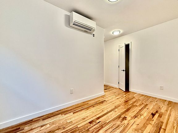 5th image of 580 Broadway #3