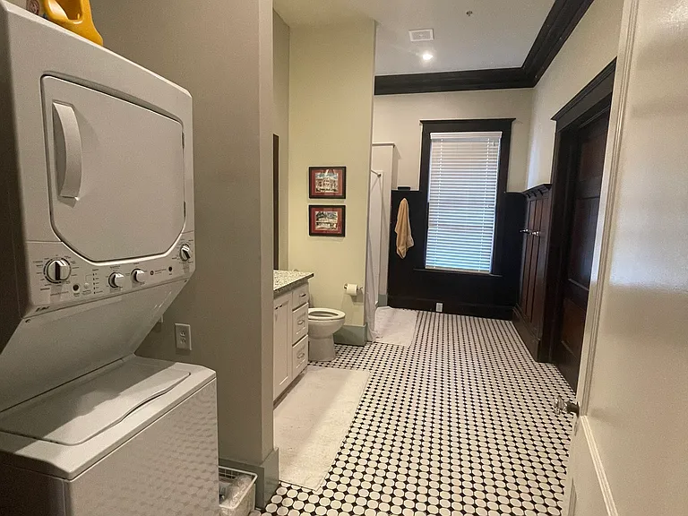 1094 Georgia Ave #B — Photo 10