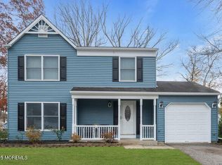 25 Concord Cir, Howell, NJ 07731