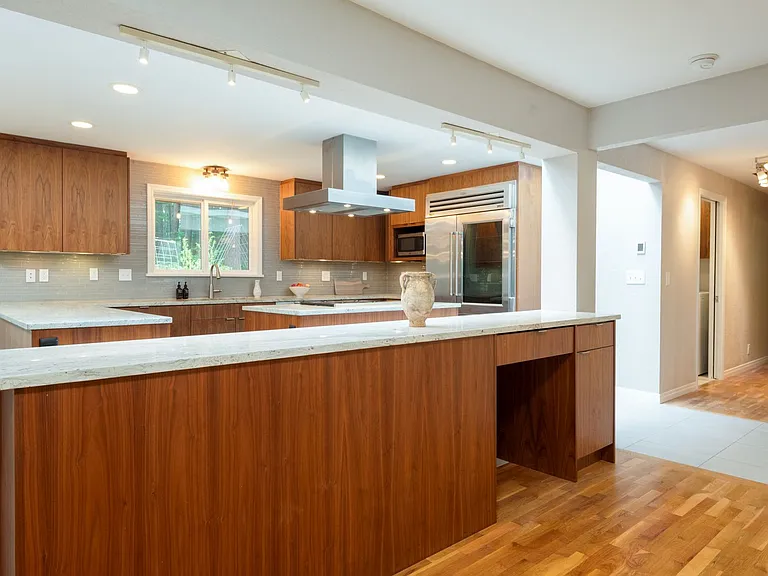 15931 SE 41st Pl — Photo 11