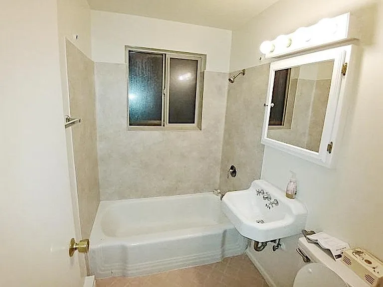 2021 NW 65th St #3 — Photo 9