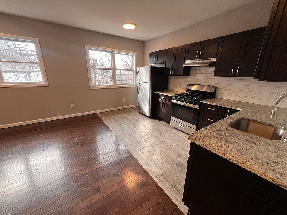 1st image of 206 N Walnut St #6