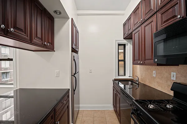 Rented by Cooper & Cooper Real Estate | media 11