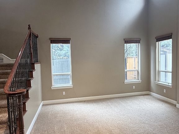 4th image of 615 Royal Windsor Ct