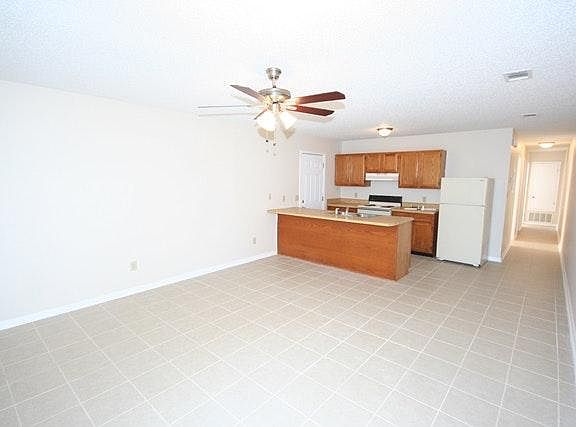 2nd image of 1005 N F St Unit A