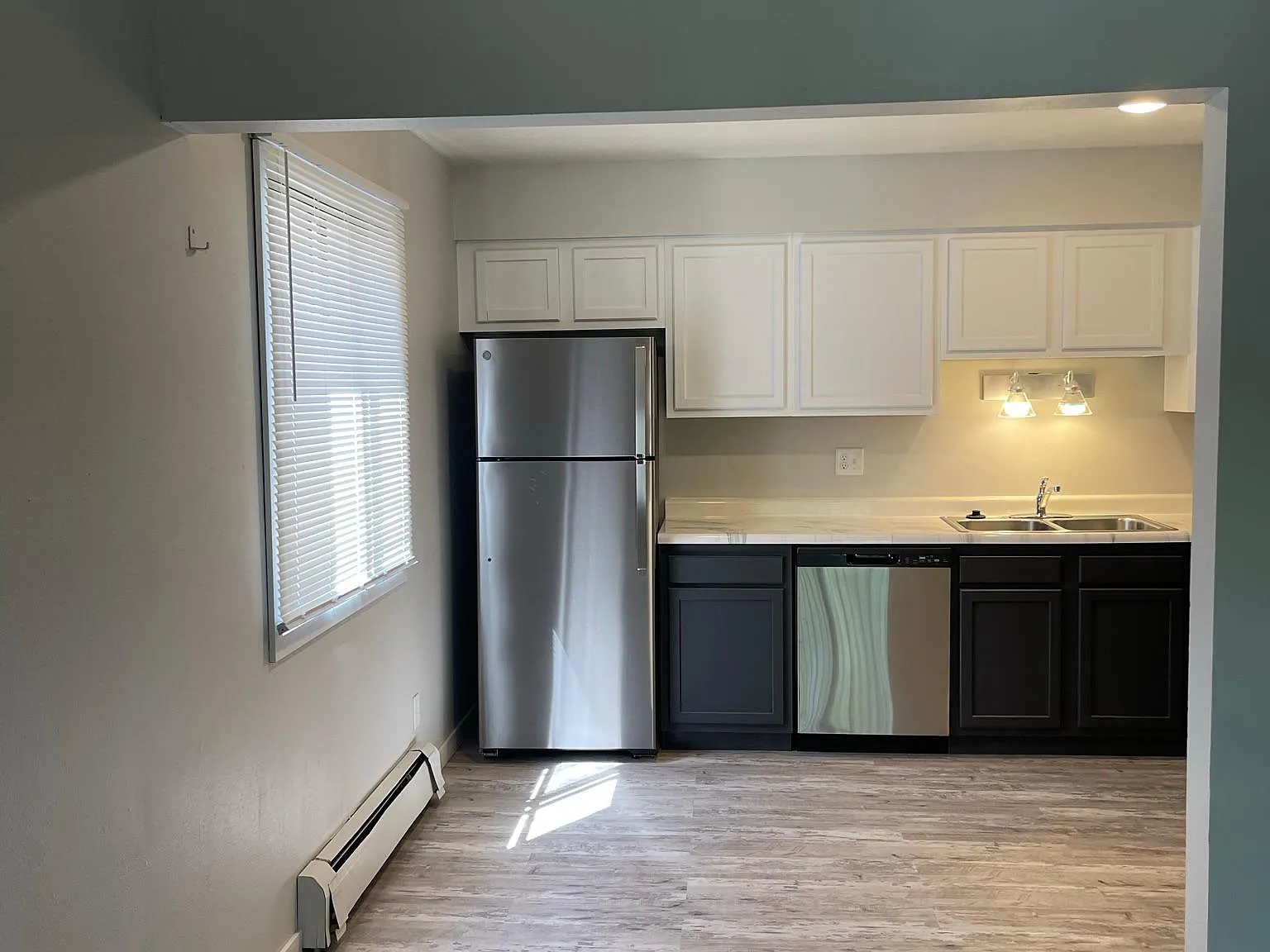 3 bed, $2,100 — Photo 4