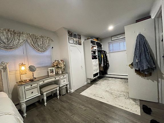 4th image of 221 Fanning St #2A